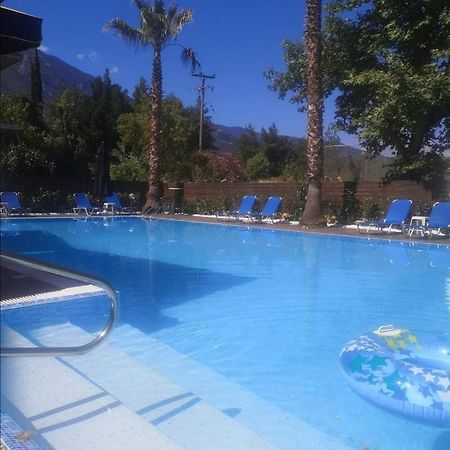 Hotel Ena Loutra Ipatis Exterior photo