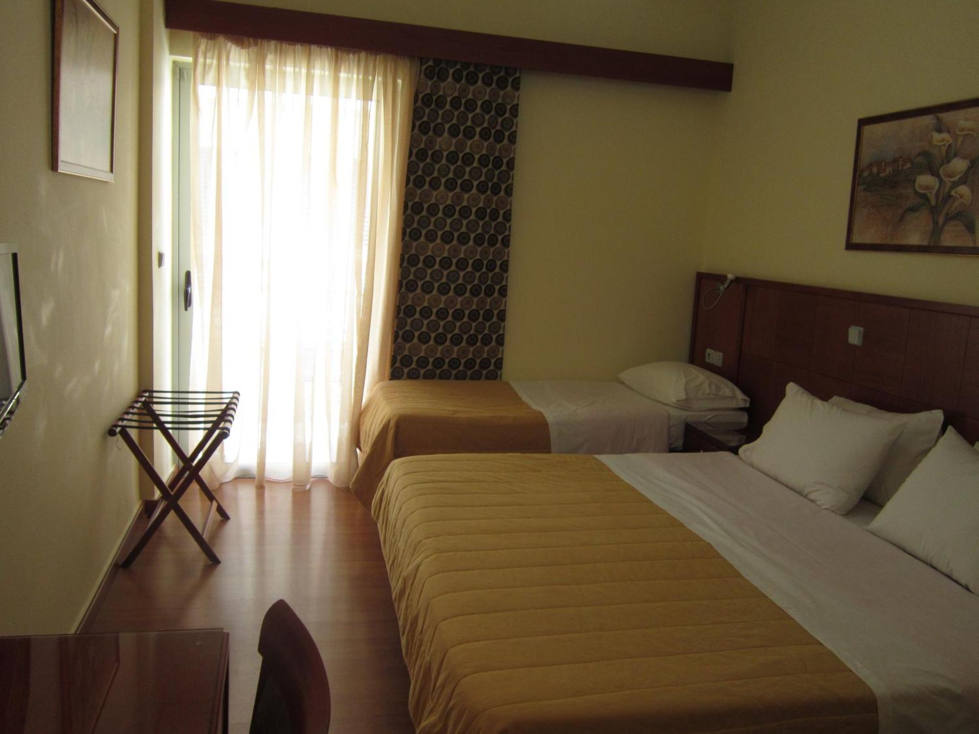 Hotel Ena Loutra Ipatis Exterior photo