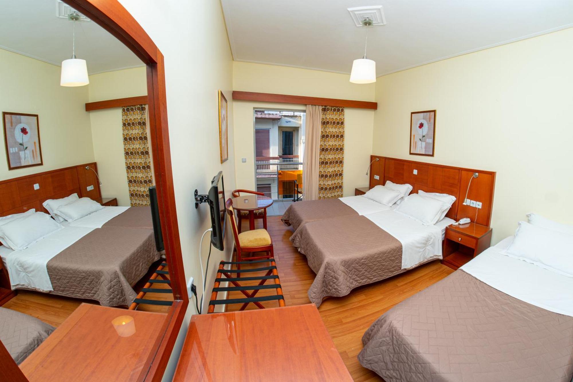 Hotel Ena Loutra Ipatis Exterior photo
