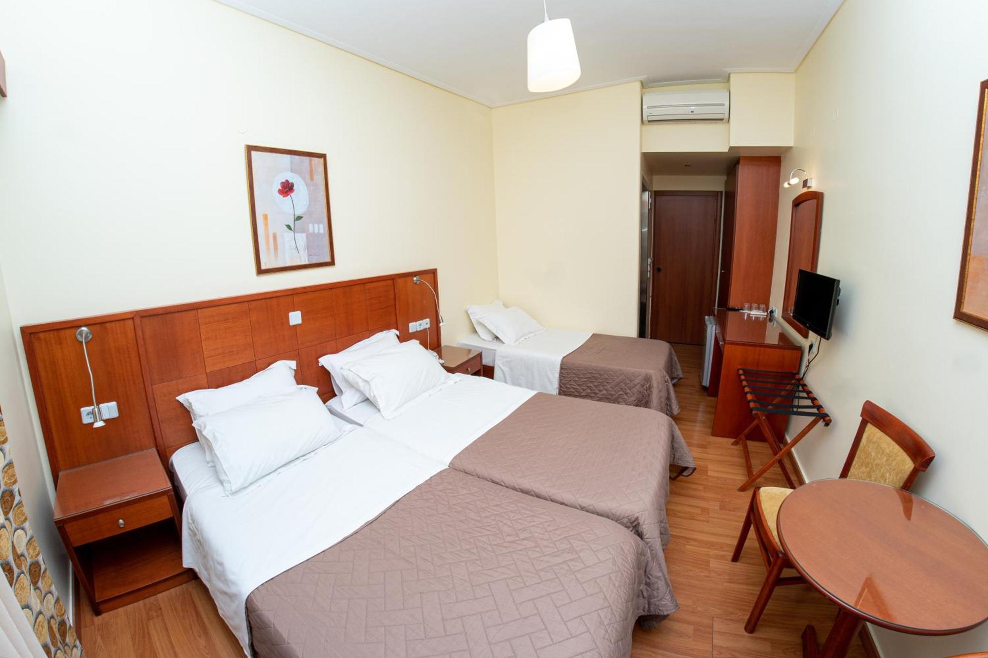 Hotel Ena Loutra Ipatis Exterior photo