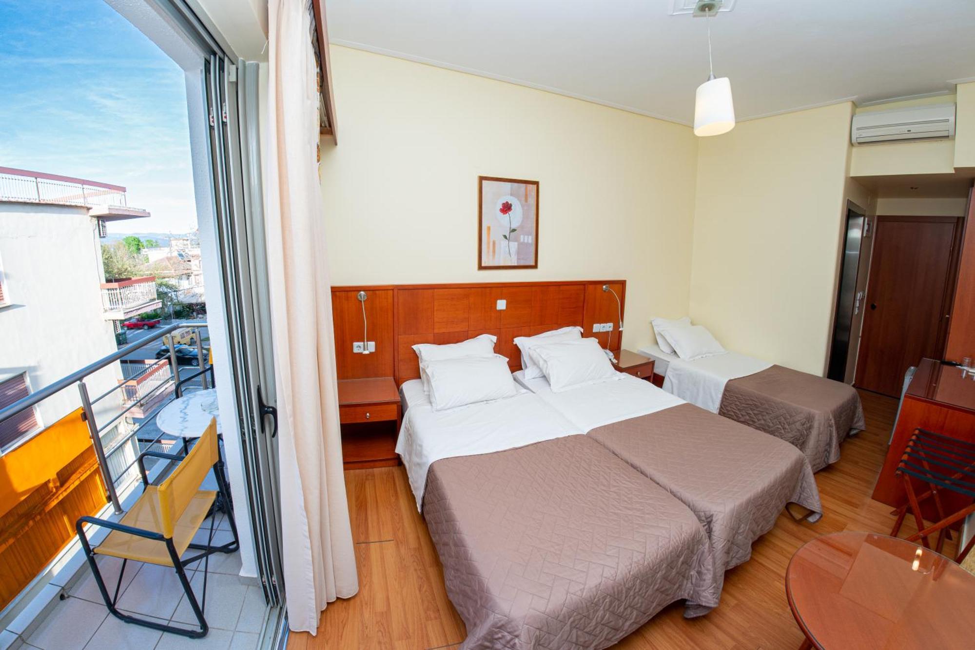Hotel Ena Loutra Ipatis Exterior photo