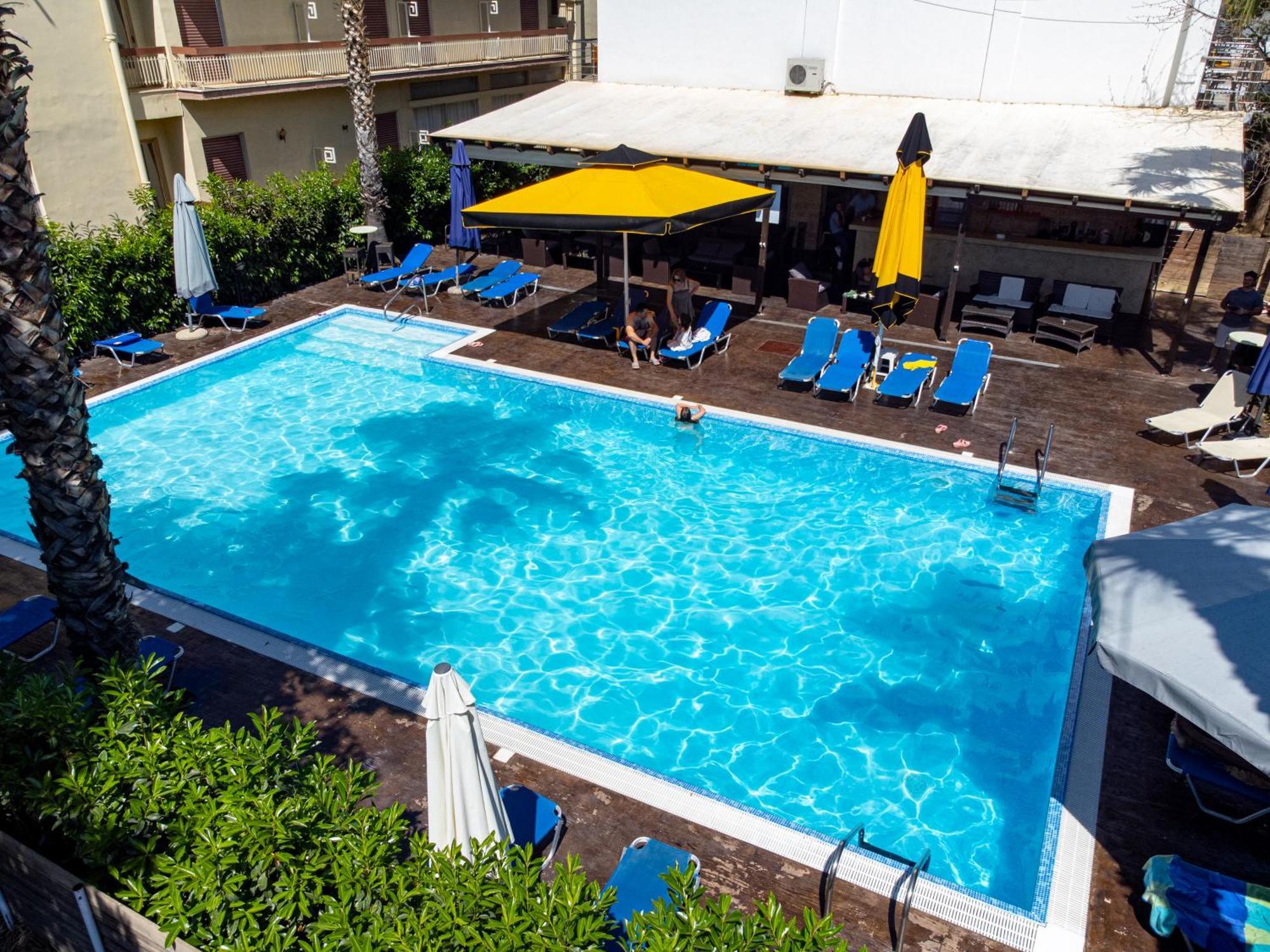 Hotel Ena Loutra Ipatis Exterior photo