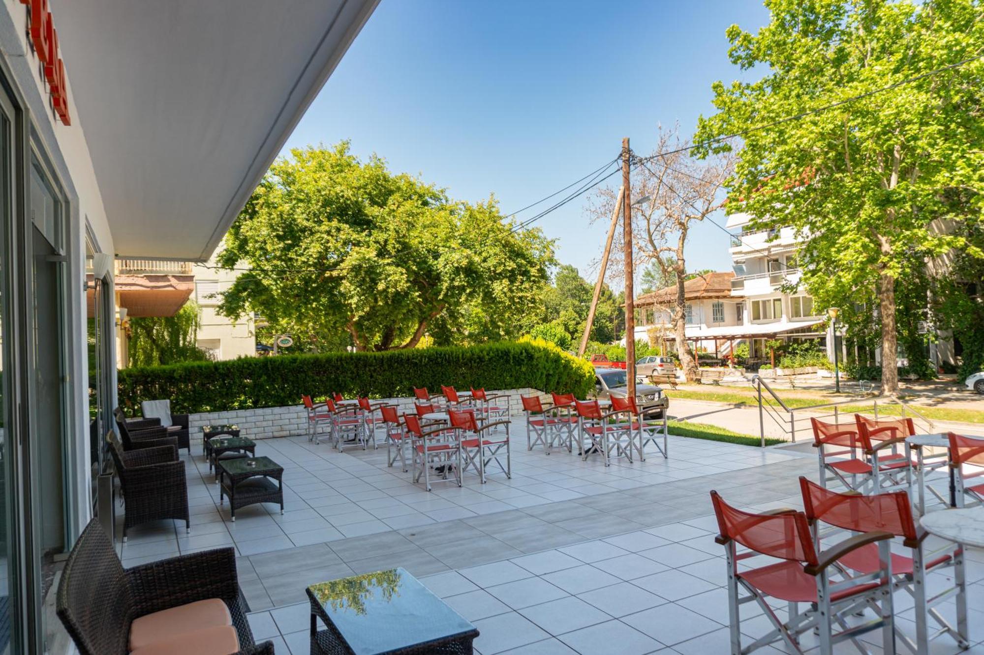 Hotel Ena Loutra Ipatis Exterior photo