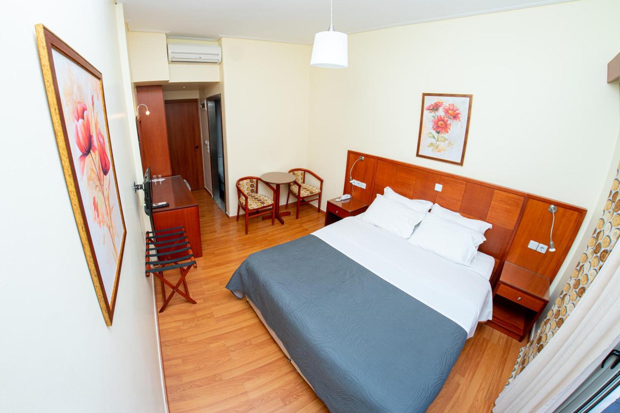 Hotel Ena Loutra Ipatis Exterior photo