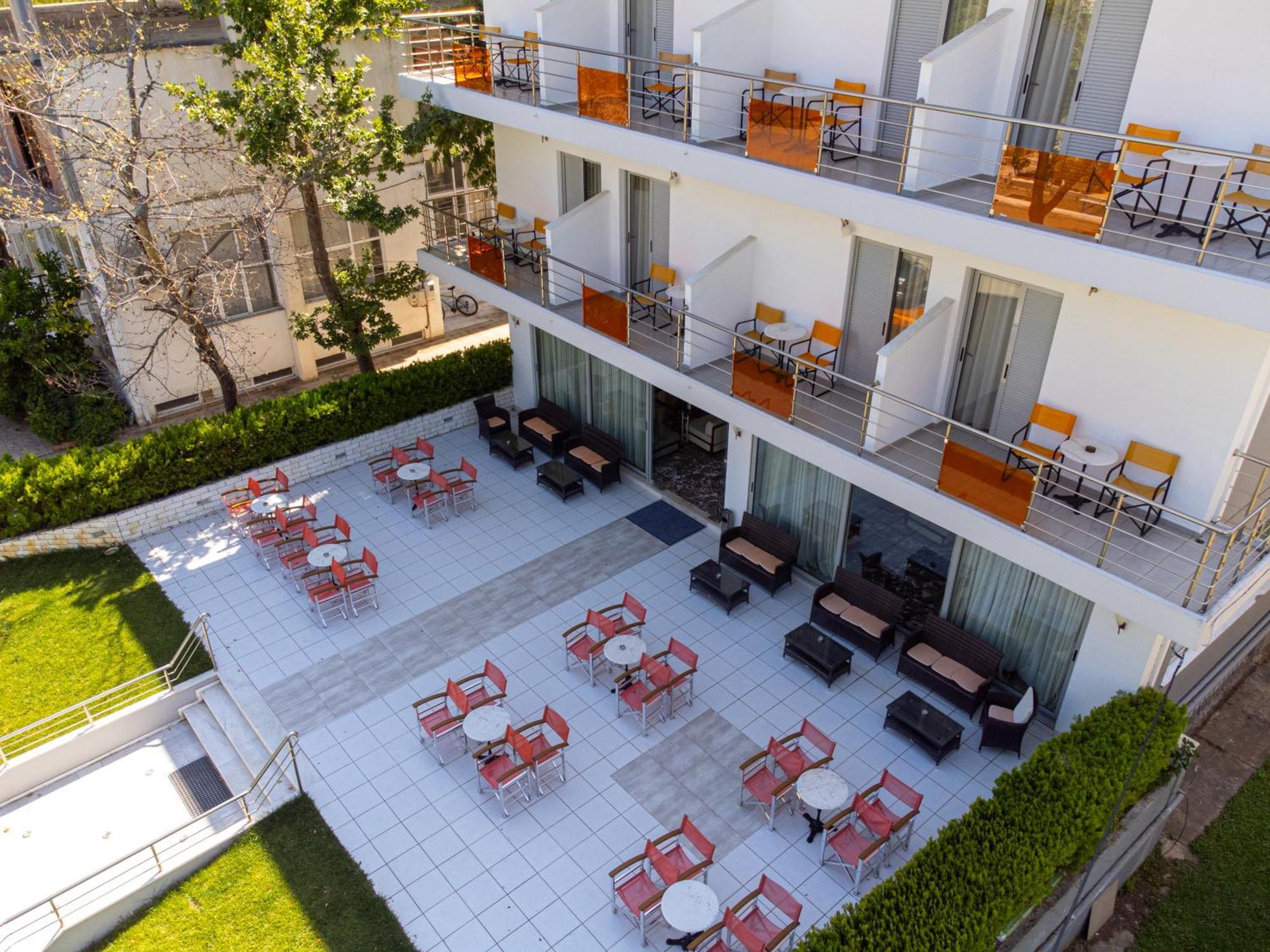 Hotel Ena Loutra Ipatis Exterior photo