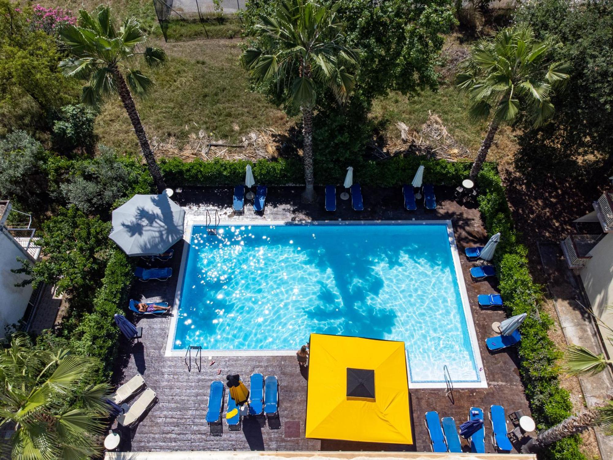 Hotel Ena Loutra Ipatis Exterior photo