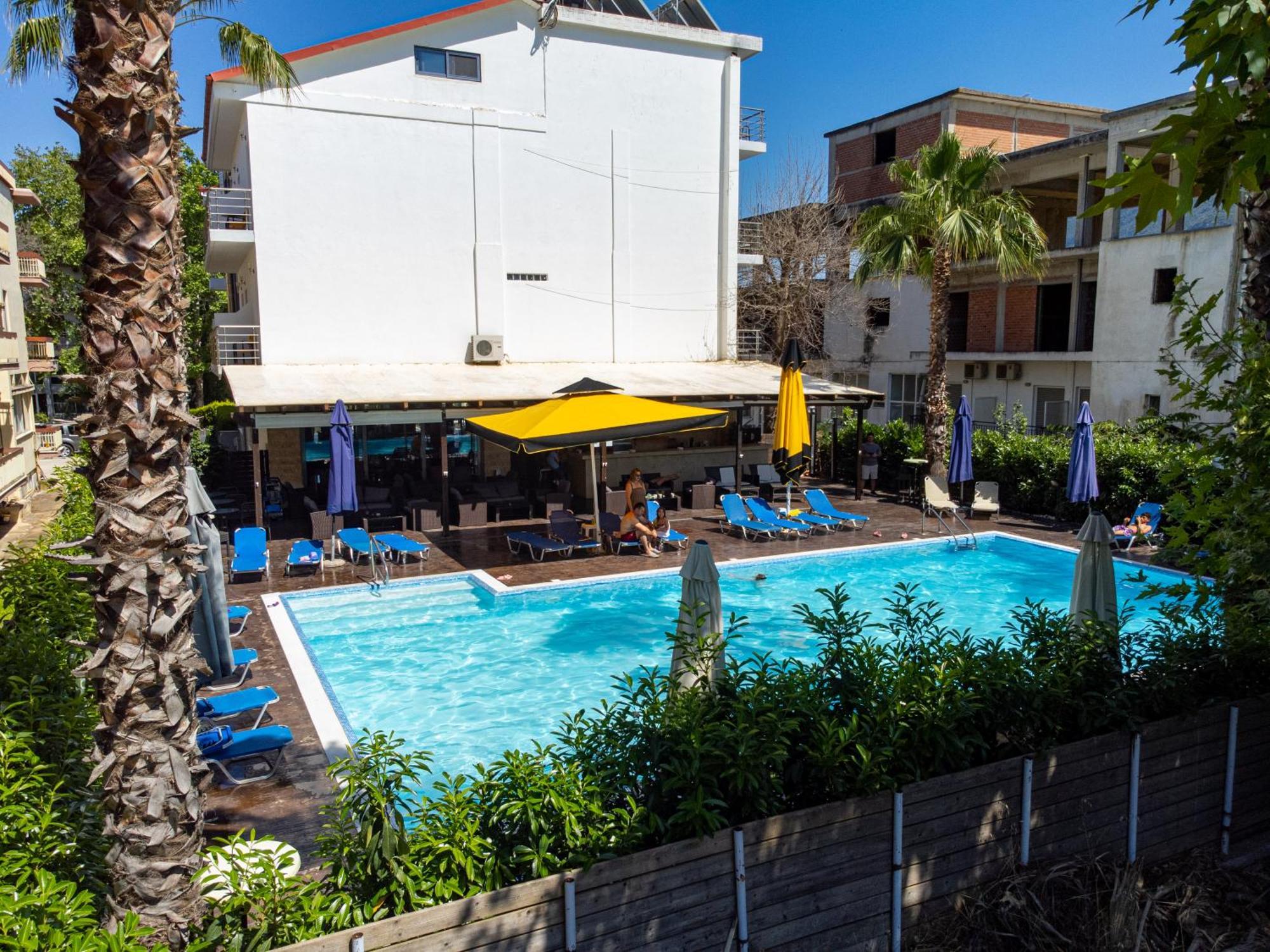 Hotel Ena Loutra Ipatis Exterior photo