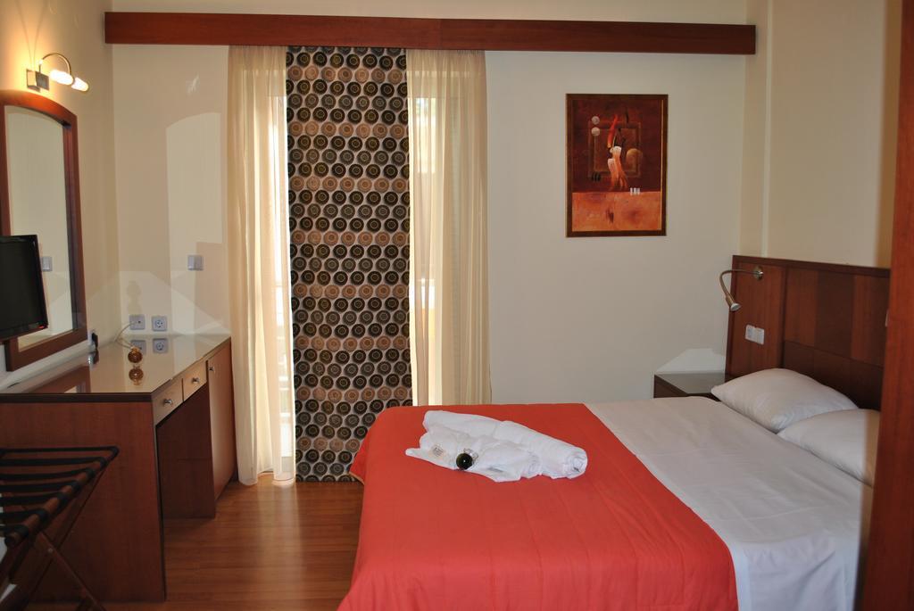Hotel Ena Loutra Ipatis Exterior photo