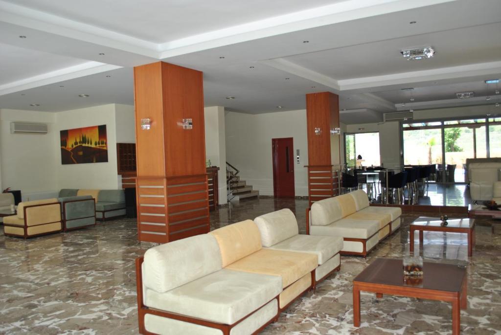 Hotel Ena Loutra Ipatis Exterior photo